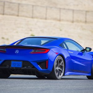 2017-acura-nsx_100531727_h.jpg